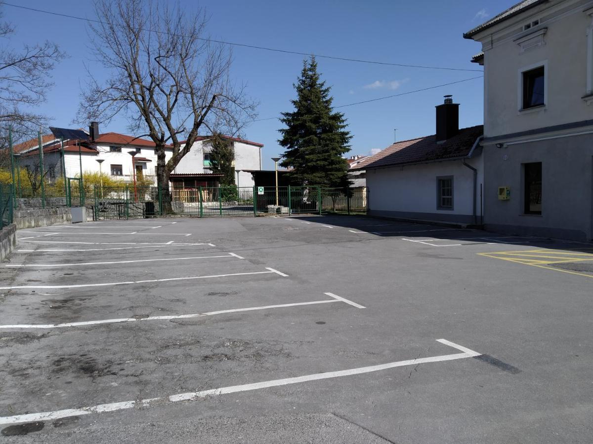 Family Hostel Pivka Exterior photo